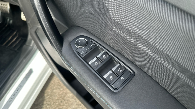 Renault Symbioz 1.6 E-Tech FHEV 145 Techno Esprit Alpine 5dr Auto Hybrid Estate